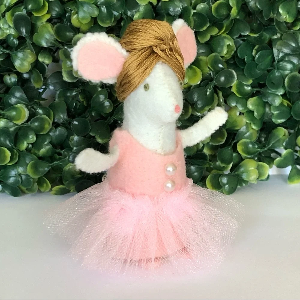 Ballerina Felt Mouse Art Doll Hand-sewn pink tutu hair bun Ballet handmade NWT